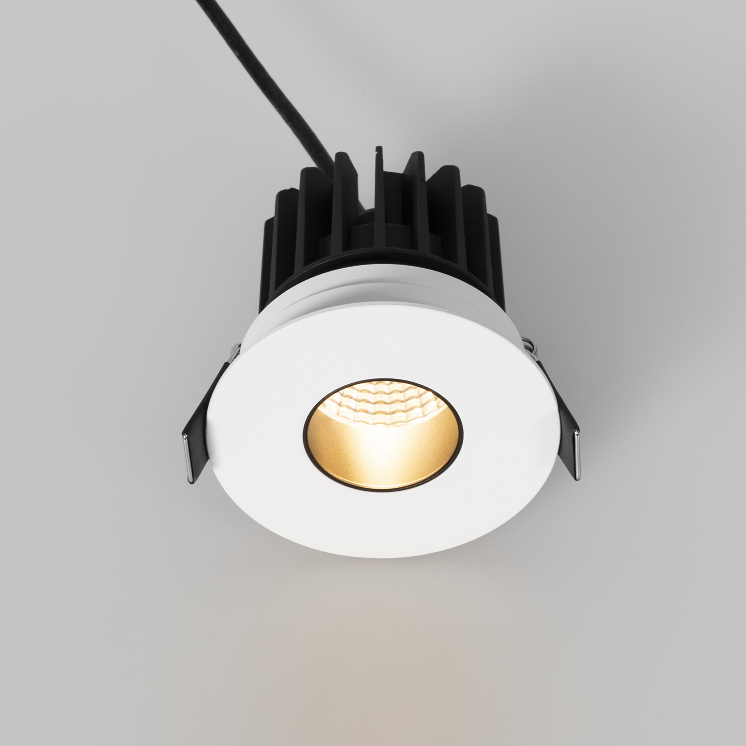 Fuoco Pinhole white-1